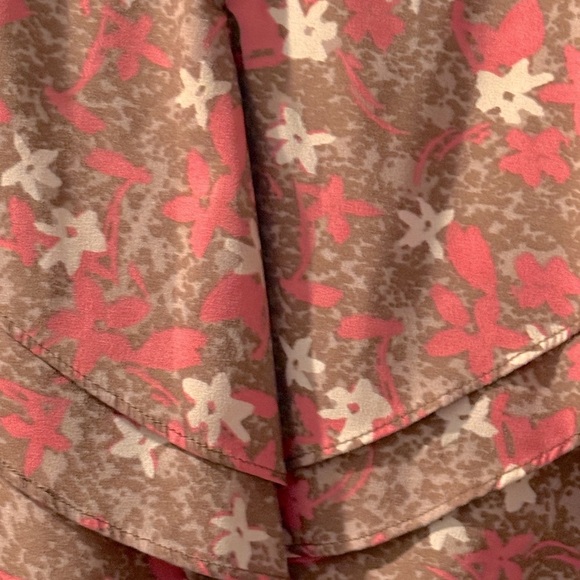 Banana Republic Spaghetti Strap Summer Ruffled Blouse Womens Sz L Tan/Pink - Picture 4 of 5